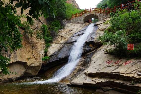 晋有二日，夏日烈阳，是为赵盾；楚国有鸟，一鸣惊人，那是熊旅