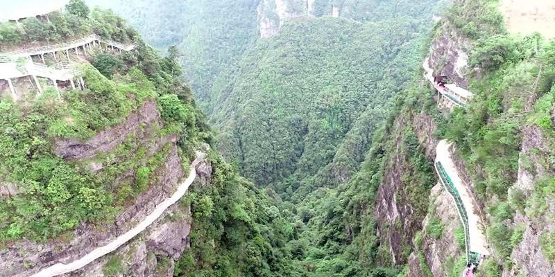 南京:“福”到车厢 情满旅途